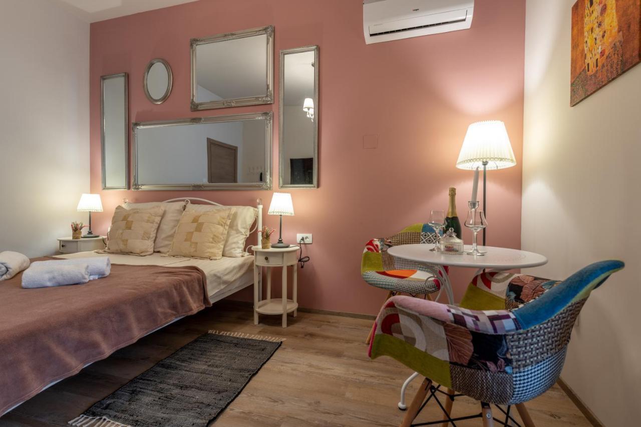 Old City Romantic Studios 4 With Free Private Parking Пула Екстер'єр фото