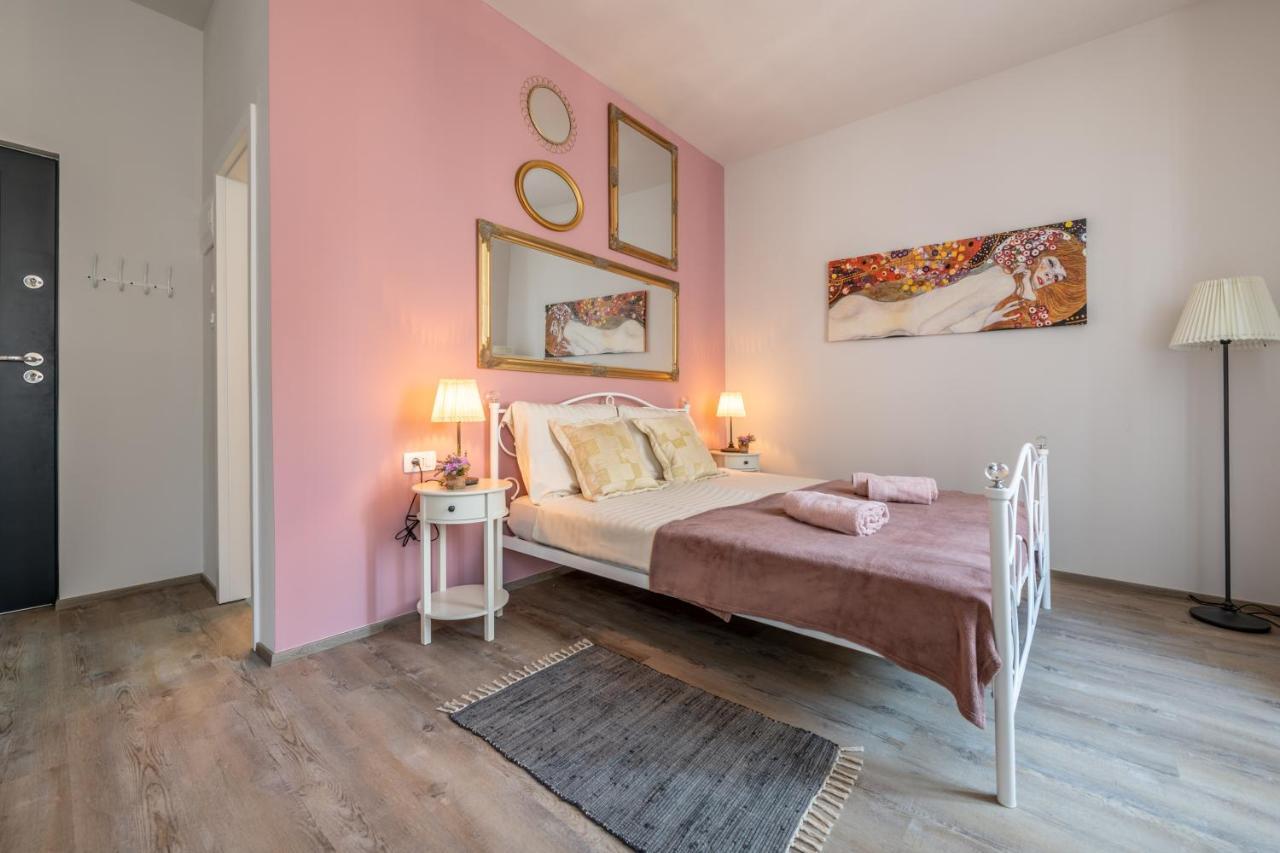 Old City Romantic Studios 4 With Free Private Parking Пула Екстер'єр фото