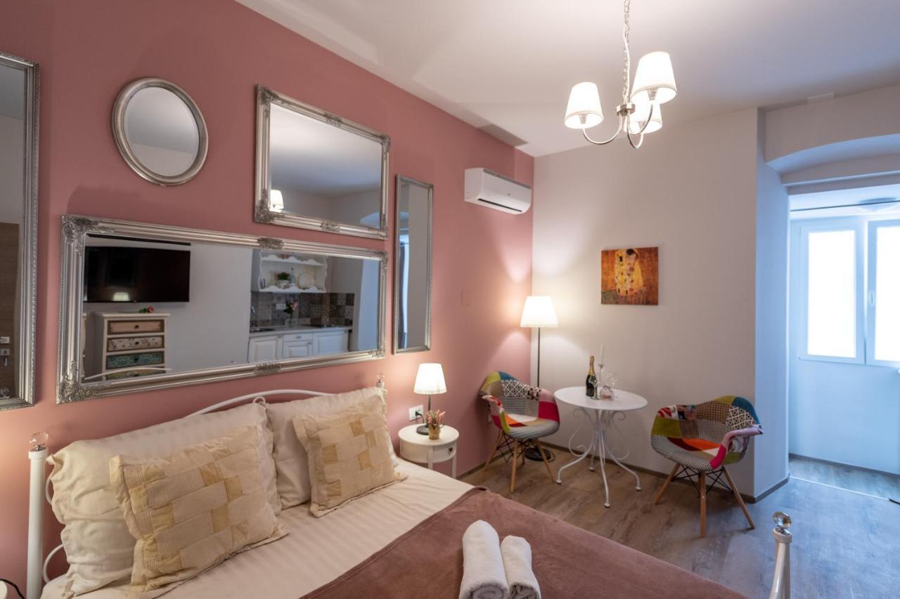 Old City Romantic Studios 4 With Free Private Parking Пула Екстер'єр фото
